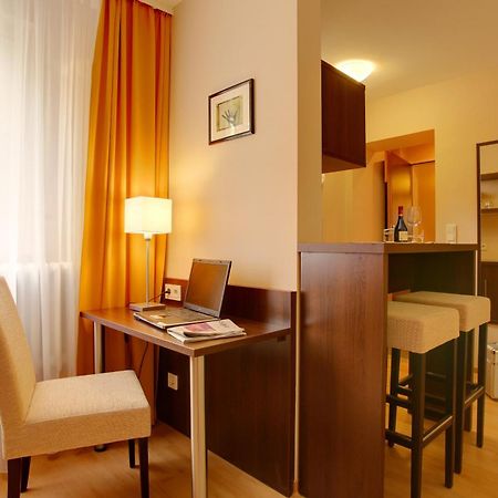 Hotel Mercedes City Бон Екстериор снимка