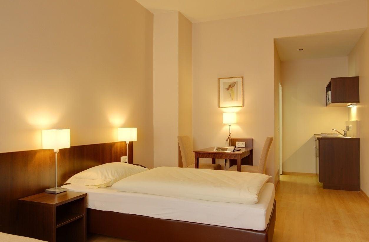 Hotel Mercedes City Бон Екстериор снимка