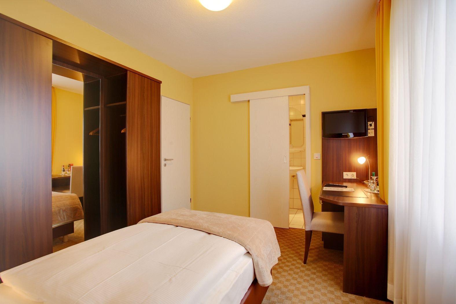 Hotel Mercedes City Бон Екстериор снимка