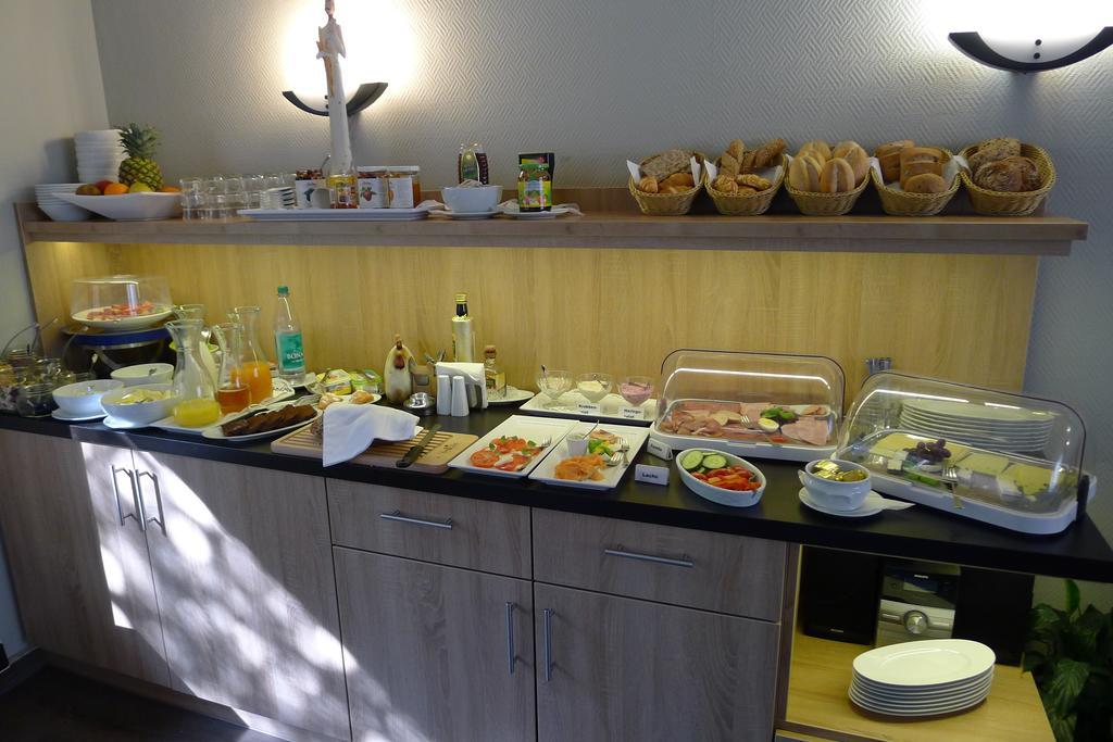 Hotel Mercedes City Бон Екстериор снимка