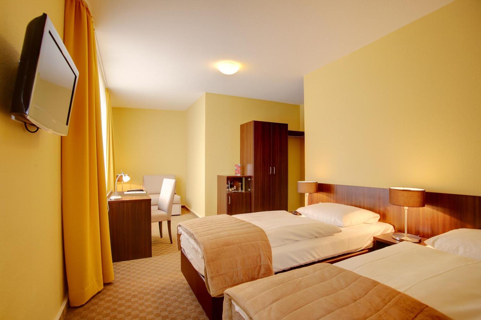 Hotel Mercedes City Бон Екстериор снимка