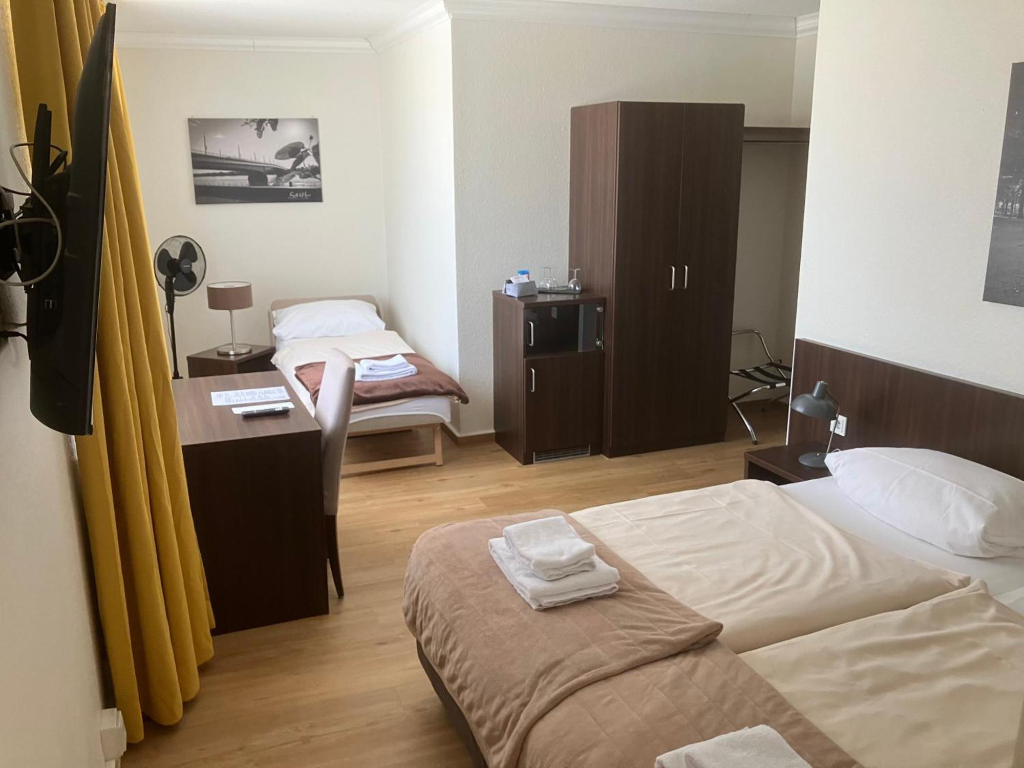 Hotel Mercedes City Бон Екстериор снимка