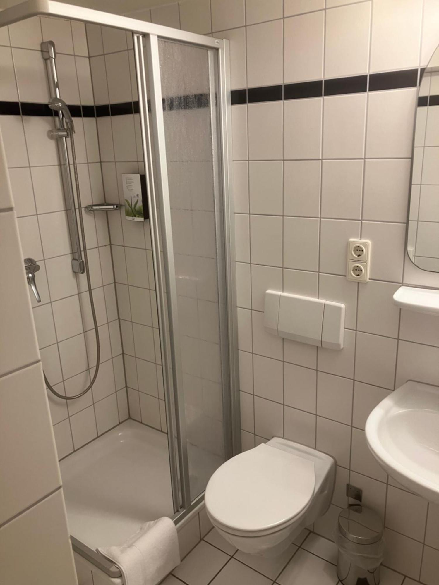Hotel Mercedes City Бон Екстериор снимка
