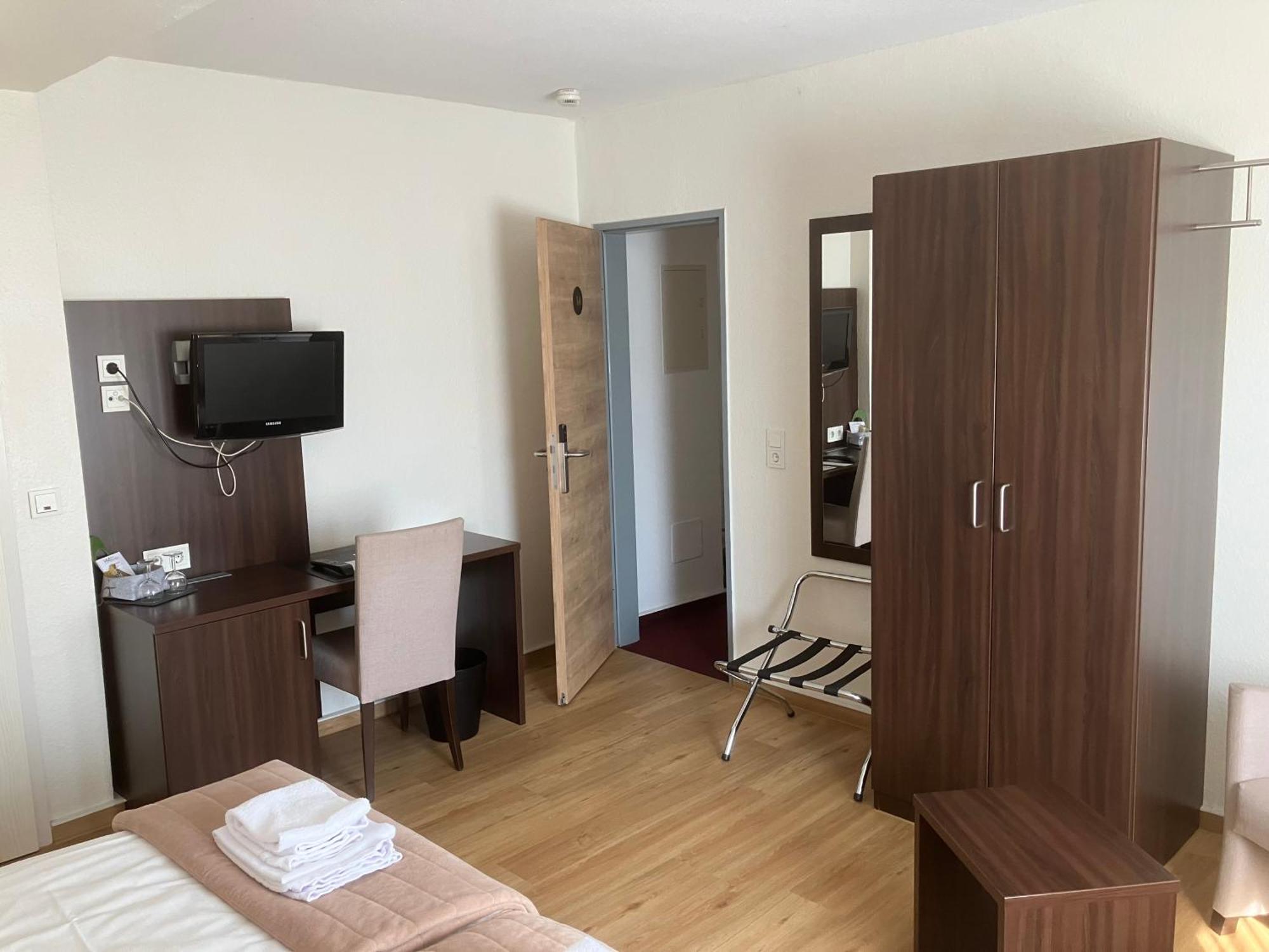 Hotel Mercedes City Бон Екстериор снимка