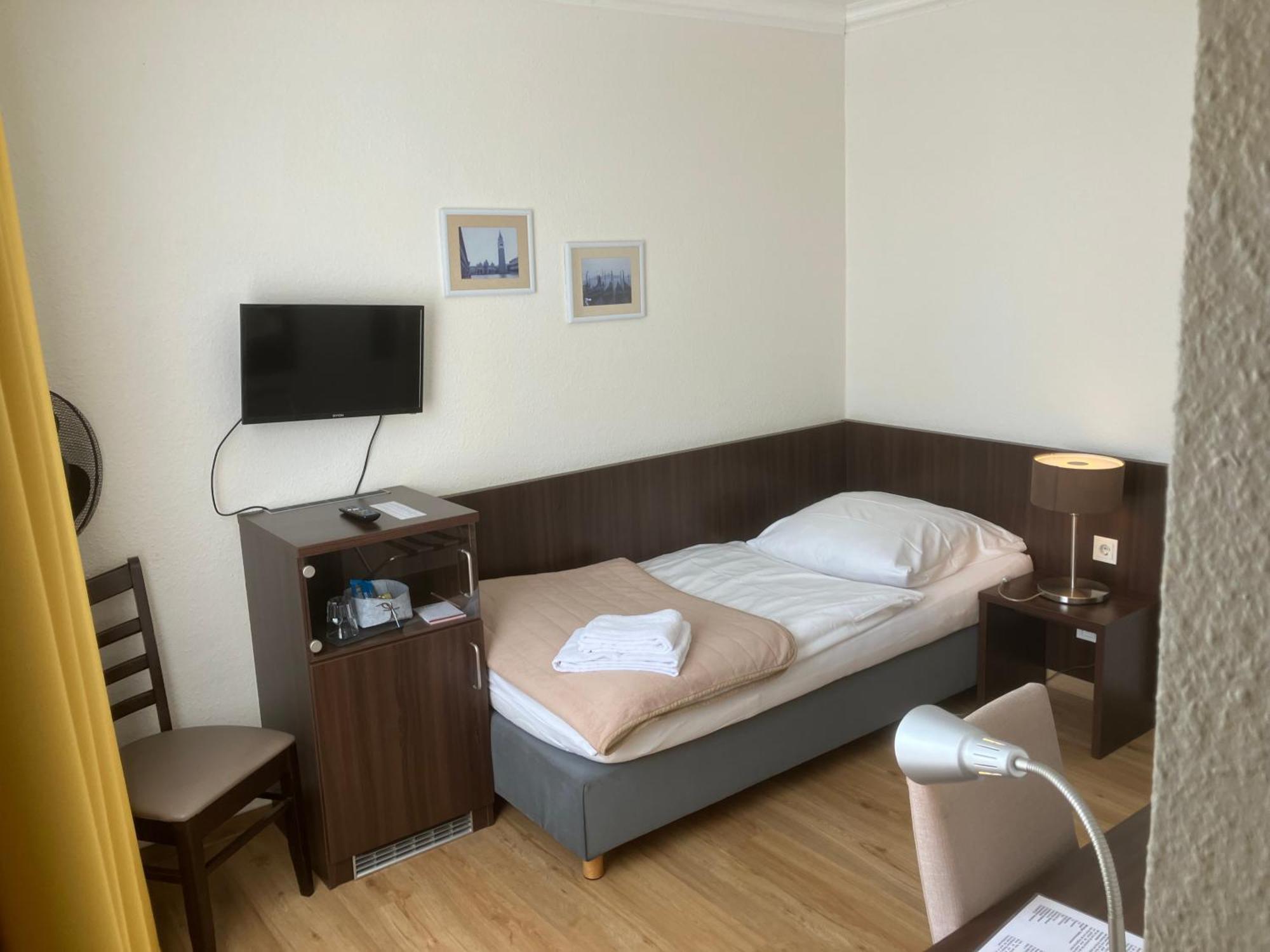 Hotel Mercedes City Бон Екстериор снимка