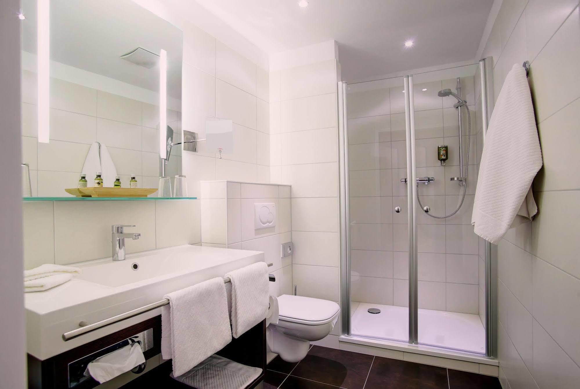Hotel Mercedes City Бон Екстериор снимка
